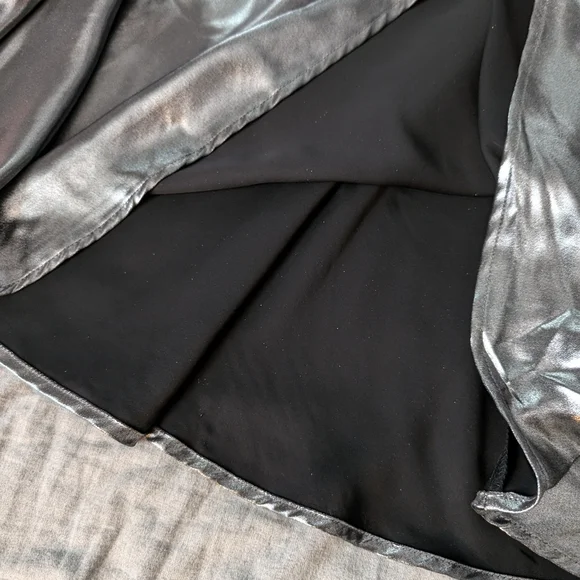 Liquid silver strapless dress - Picture 3 of 4